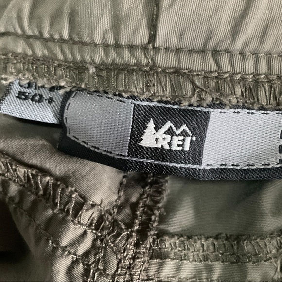 REI Mens Convertible Cargo Hiking Pants Sz M Zip Off Green Hiking Travel - Picture 9 of 11